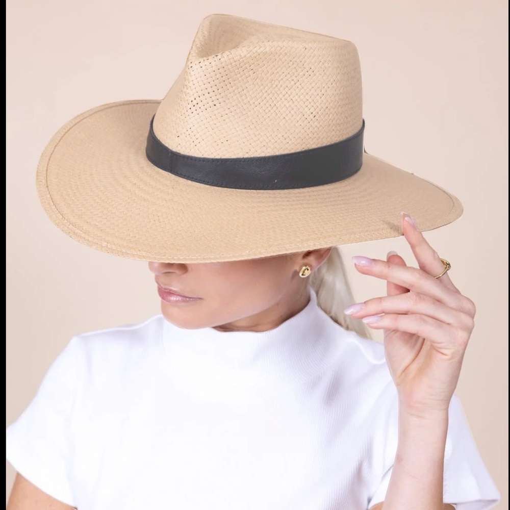 NWT Janessa Leone Straw Fedora with Black Band